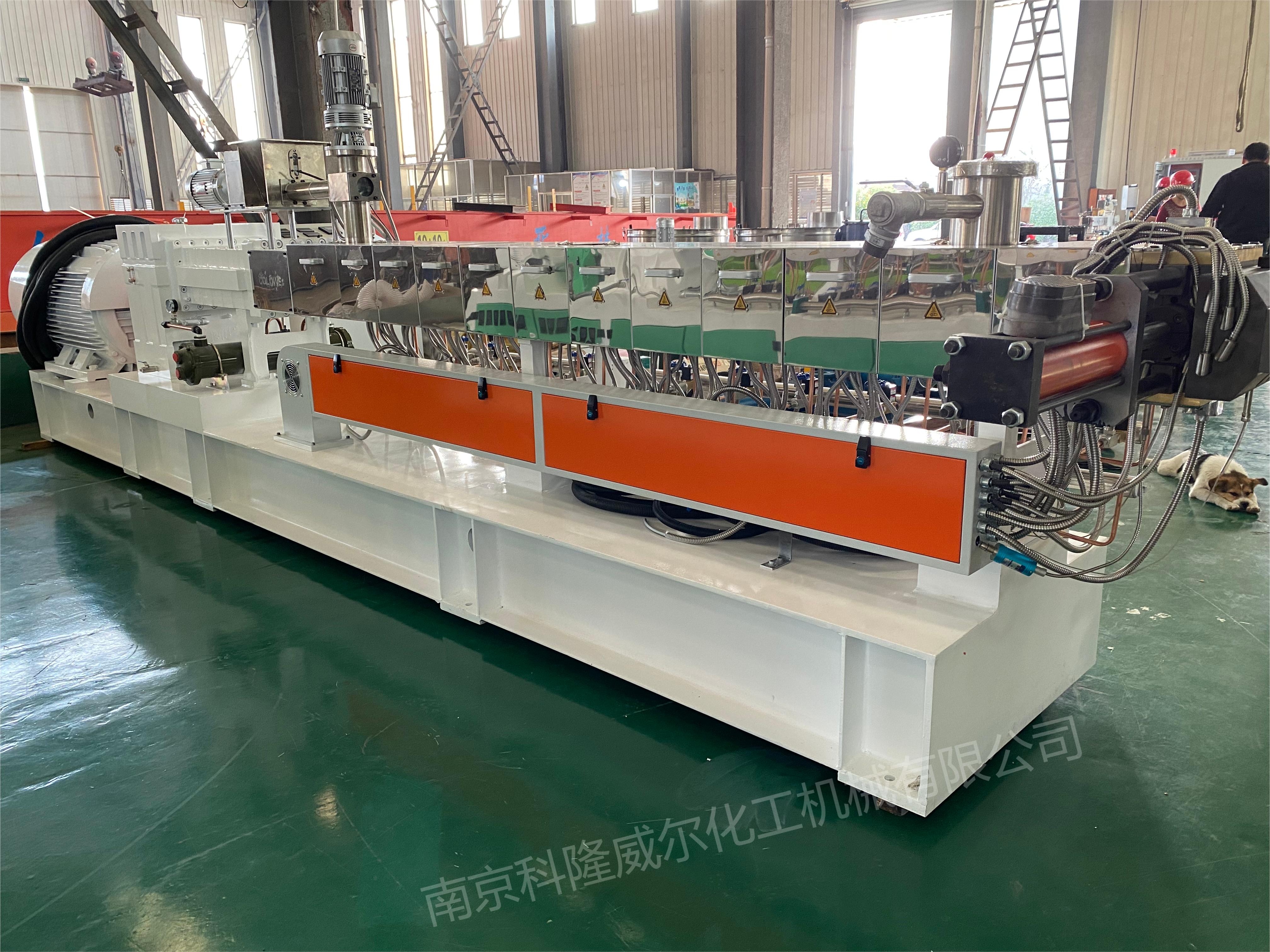 三螺桿擠出機(jī)磨損的原因是什么？